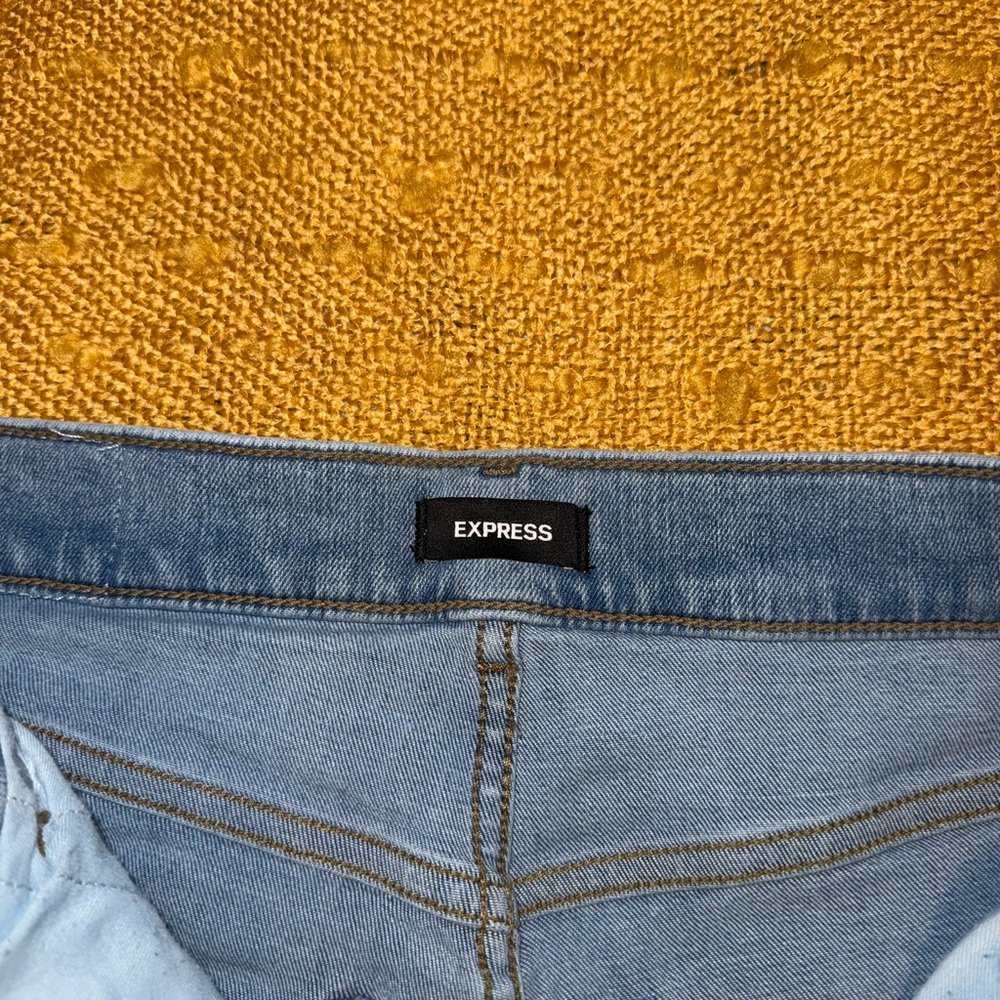 Express Women's Blue Jeans - Picture 6 of 7